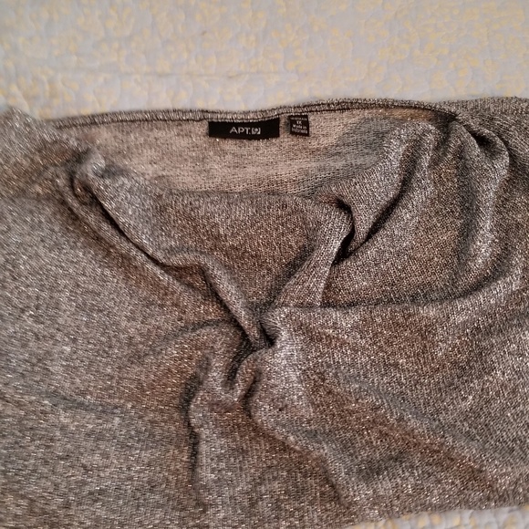 Sweater - Picture 6 of 7